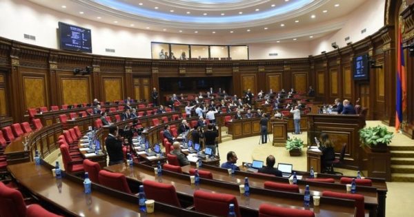 image-1620672116_ermeni-parlament