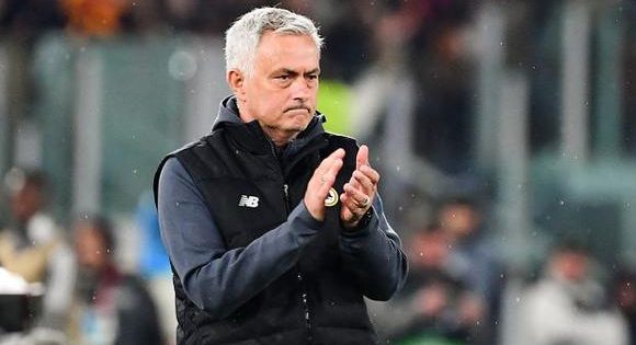 image-jose-mourinho-en-el-campo