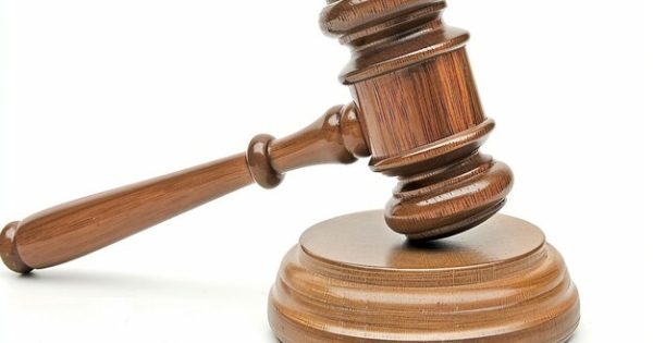 image-wooden-judges-gaven-white-background_1187836-1696